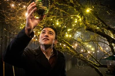 – Alt lys med farger og som blinker, kan du bare drite i