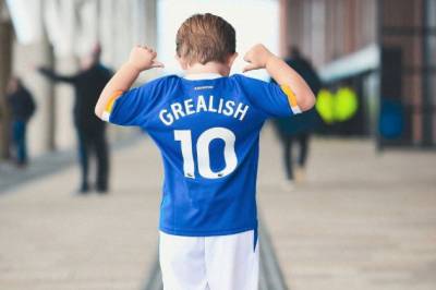 Knappe to år senere er Everton igjen til salgs!