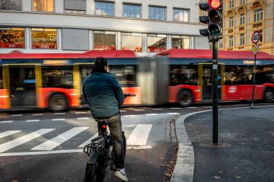 Syklist, har du sett lyset? Det betyr stopp.