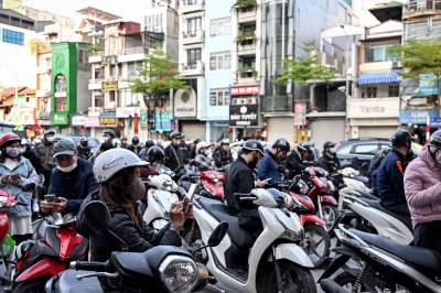 Siste fra Midtøsten-krigen: Ultimatum i Hormuzstredet og global mobilisering