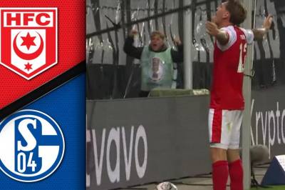 Se høydepunktene fra Hallescher FC - Schalke 04