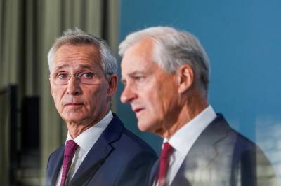 Stoltenberg tar rente-grep: Strammer inn pengebruken