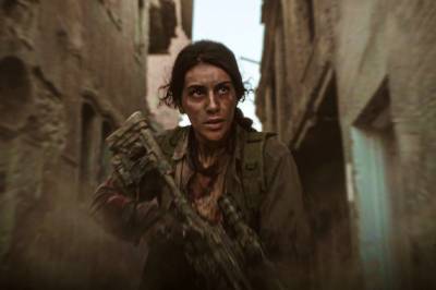 Halkawt Mustafas film om kvinnelig skarpskytter får premiere i Venezia.