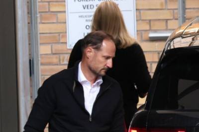 Kongen hentet Mette-Marit