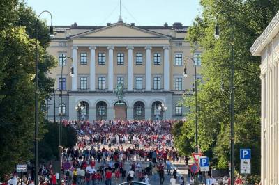 Slik ser det ut foran slottet