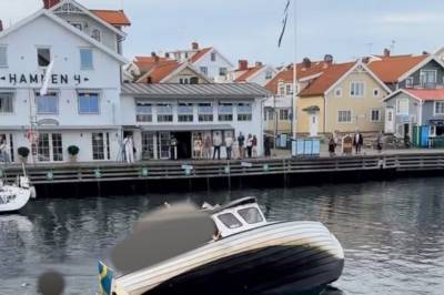 Båten med utdrikningslaget kantrer: – Nei!