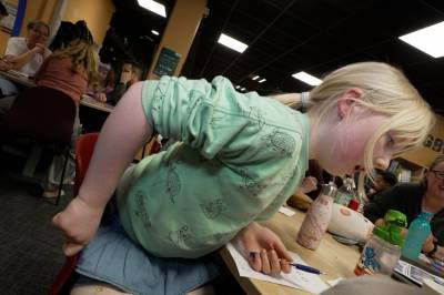 Her har dei bingo for å aktivisere ungane i vinterferien