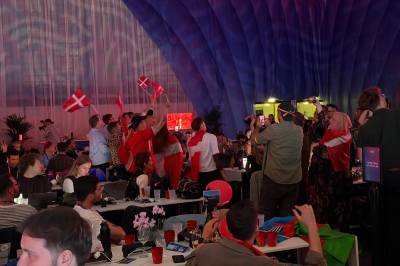 Danskene i festmodus