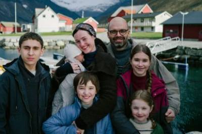 Gullpalmen til norsk-rumenske Fjord med Renate Reinsve