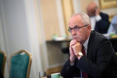 Aksjen stuper 50 prosent – inkassokonge hamstrer i børskollapsen