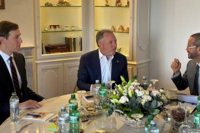 Trumps uvanlige freds-duo: svigersønnen og golfkompisen