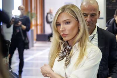 Varsler rettslige skritt