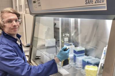 Bakterier kan overleve vask og desinfeksjon der maten produseres