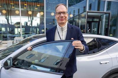 Bilprodusenter tar regjeringens momsøkning: – Konkurransen blir beinhard