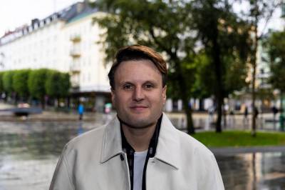 Kevin Vågenes reiser hjem til Alversund annenhver helg. Det er én spesiell grunn.