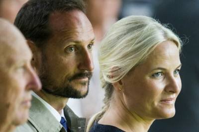 - Nei, de må ikke svare