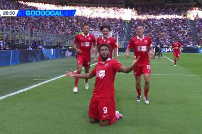 Goal by Gustavo Varela