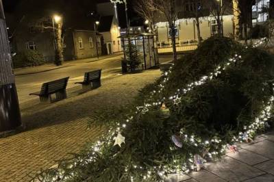 Saget ned juletreet i Flekkefjord