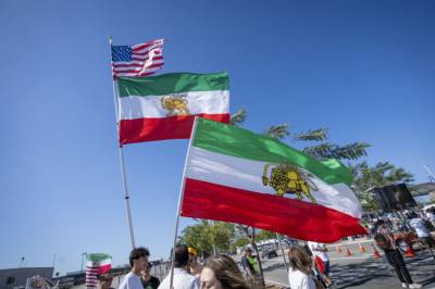 – Mullaene i Teheran skal tape
