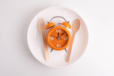 Måltidstiming kan ha stor effekt på vekt, metabolisme og helse, ifølge lege