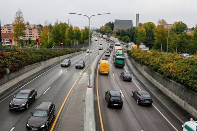 – Det er enkelt å unngå både bilkø og ladekø