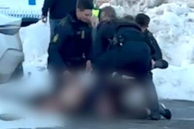 Dansk drama: Kniv­mann skutt av politiet foran norske vitner