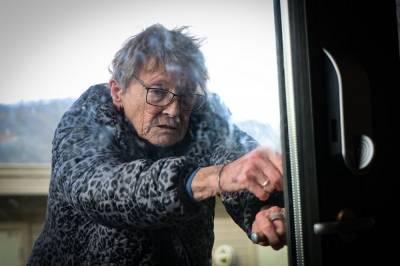 Liv (84) føler seg fanga i eigen heim: – Har ikkje meir krefter att