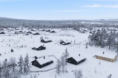 Hyttebygger kaster kortene