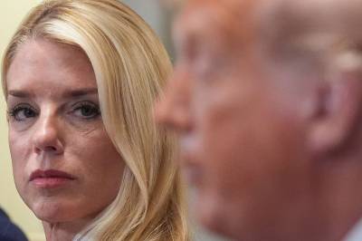 Trump sparker justis­ministeren