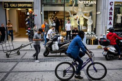 Fondspanikk i Tyrkia - Istanbul-børsen raser