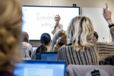 Advarer: – Må ikke la barn og unge betale prisen