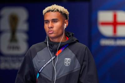 Overlege om Airpods-trend: – Ingen grunn til å bytte dem ut