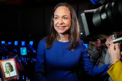 Machados flukt: «Forsvant» på havet i flere meter høye bølger