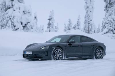 Porsche Taycan har fått noen år på baken, men spesialmodellen Black Edition lyser opp i vintermørket