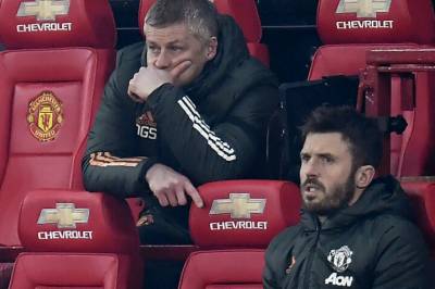 Fansen roper på Solskjær