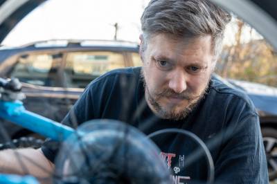 På denne kaféen kan du reparere sykkelen din gratis