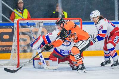 Målfest og matchstraff for skalling da Frisk Asker slo Vålerenga igjen – leder 2-0 i semifinalen
