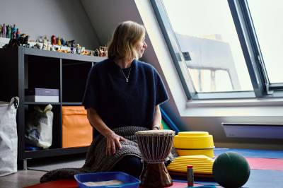 Psykologen har roet ned stressede folk i 25 år. Nøkkelen har vært et system vi alle kan øve på å aktivere.