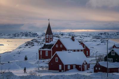 – Vi vil ikke være amerikanere, sier Grønlands partier i en felles erklæring