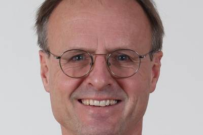 Nå får chatboter trene på norske lover: – Jeg er euforisk