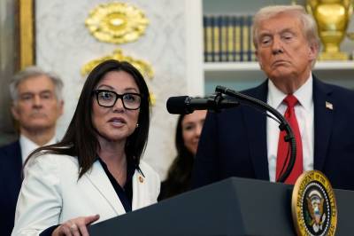 Ny rapport: Trumps tidligere arbeidsminister drakk på jobb og presset sjåfør til å strø penger på nakendanser