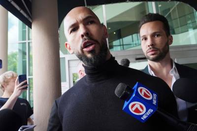 Tate-brødrene holdes fengslet i minst to uker til
