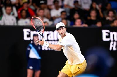 Nuno Borges sjokkerer Etcheverry med et ukonvensjonelt ess i en matchball: publikum delt i buing og applaus