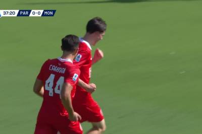 Jay Robinson setter 1-0 mot Parma