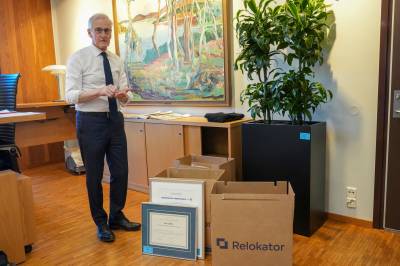 Støre pakker sakene: – Jeg er ganske preget av dette øyeblikket