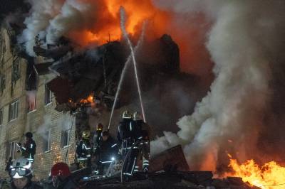 Minst seks drept i russiske angrep i Ukraina natt til lørdag