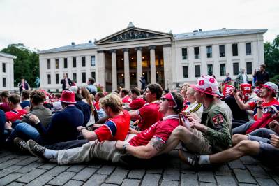 Jakter RO! RO! RO!-rekord: – Fotballfeberen starter virkelig nå