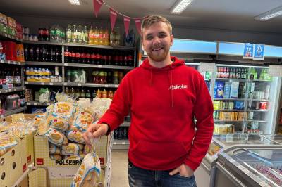 Arrangerer VM for bygda, men reiser sjølv til Miami