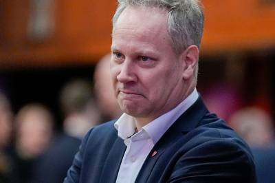 Statsråden kaller Bane Nor inn til krisemøter igjen og igjen. – Skyter pianisten heller enn dirigenten.