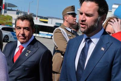 Nå må selv fotballsjefen sette ned foten